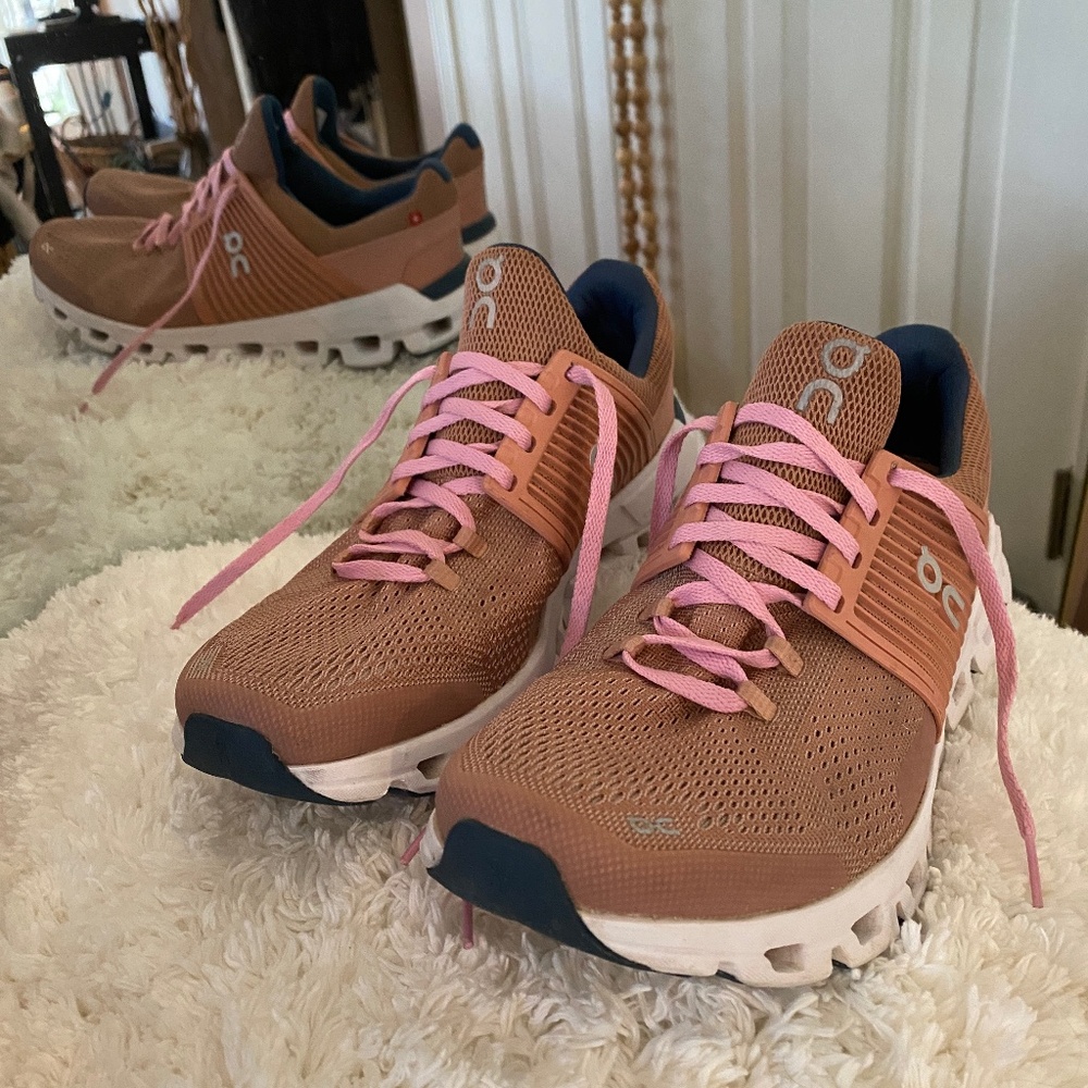 On Cloud Women’s Running Shoes Size 9.5 Terracotta Pink Lightweight